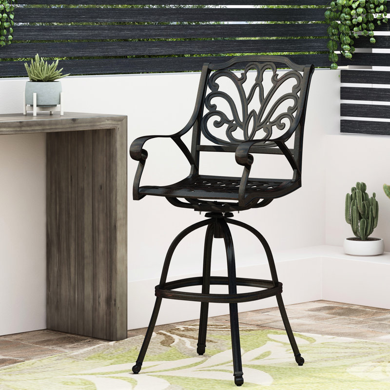 Chaise de bar pivotante en aluminium coulé cuivré avec accoudoirs ornés de volutes de l 21,6 po x P 25,5 po et de H 48,81 po