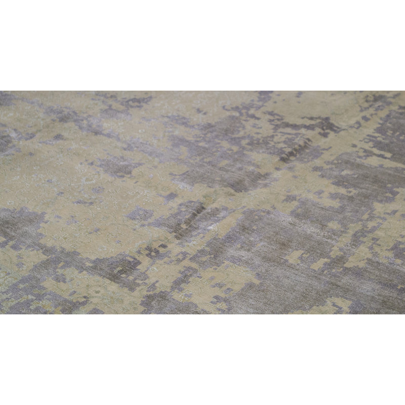 Kendale Abstract Area Rug in Gray/Beige