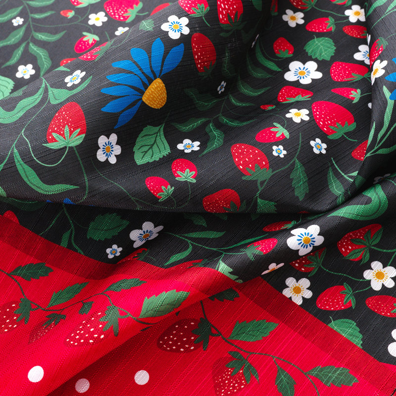 Strawberry Fields Cucina Kitchen Curtain Set