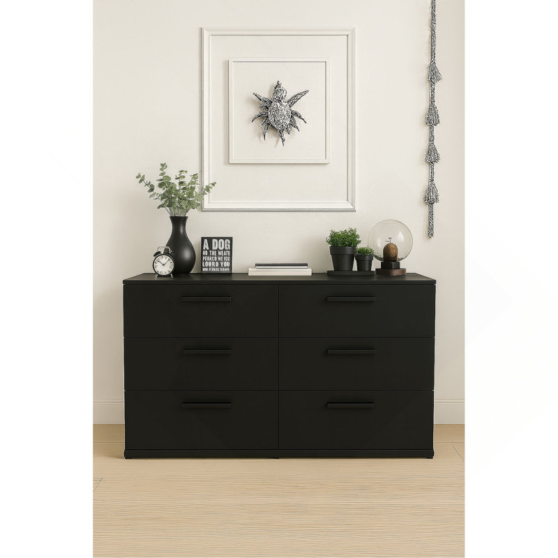 Commode à tiroirs lustrée