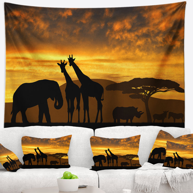Tapisserie girafes et éléphant et rhino, H 78 po x l 92 po