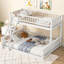 Lit simple TG au-dessus de grand lit double en bois massif et panneau de fibres à densité moyenne à finition blanche, lit plateforme peu encombrant avec échelle et garde-corps pour chambre à coucher résidentielle