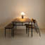 Table de salle à manger de style américain en bois massif rétro.-109025468
