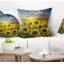 Coussin floral sur le terrain de fleurs-29457166-29457163