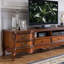 Meuble télé de style américain avec rangement rétro-108917197