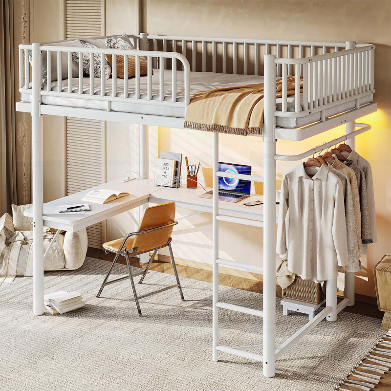 Lit mezzanine double avec bureau en L, bande lumineuse à DEL et station de charge, structure en métal avec plateau d'ordinateur et zone de suspension, conception de tuyau rond spécial, blanc