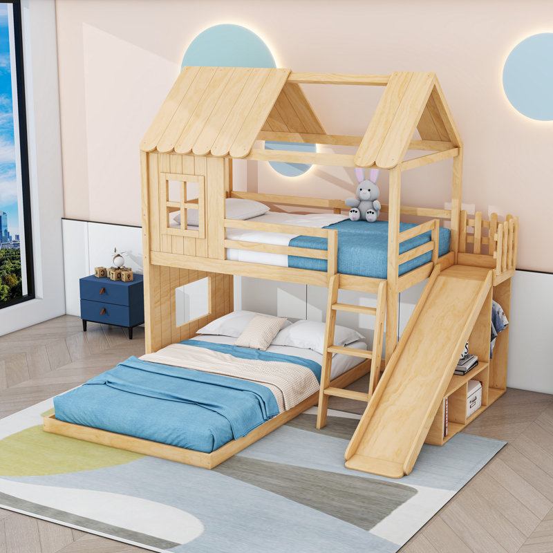 Lit superposé simple au dessus d'un lit double en bois avec garde-robe, glissières et tablettes, Natural