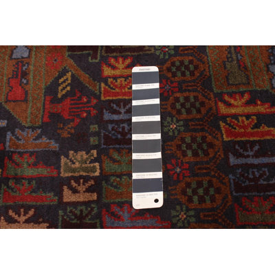 Tapis bleu marine foncé Rare War 3 pi 9 po x 6 pi 4 po