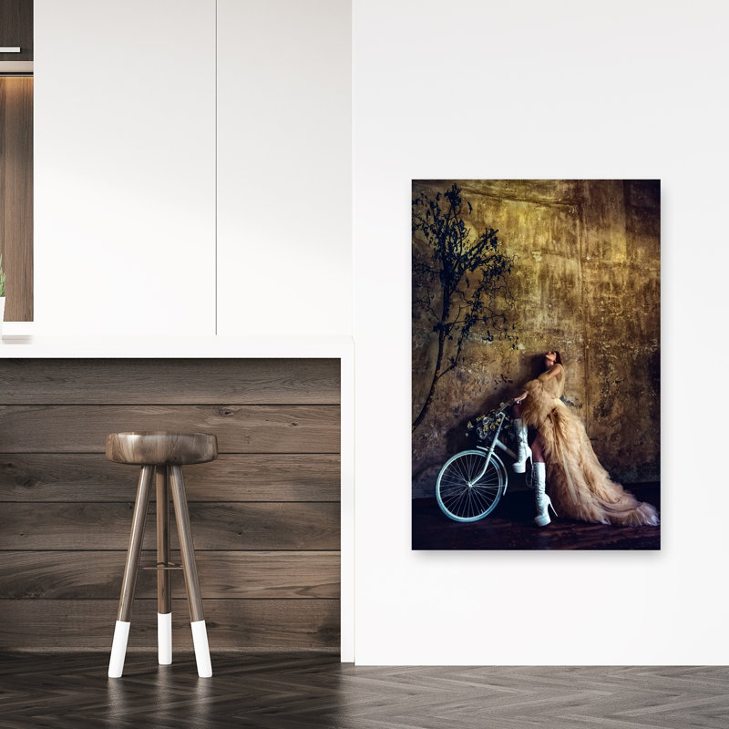 «Ethereal Fashion Woman Dramatic Dreamy Elegant Tree», reproduction d'art murale, 48" H x 32" W