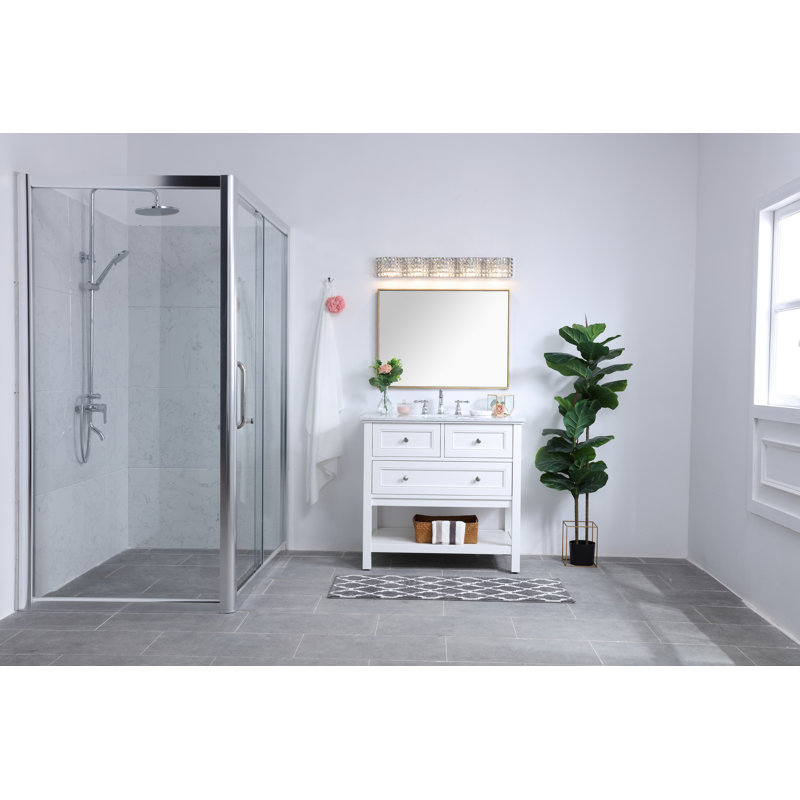 Barre d'éclairage de salle de bain 5 lumières à intensité variable Falk, Chrome, 5 lumières, H 4,7 po x l 33,7 po x P 33,7 po