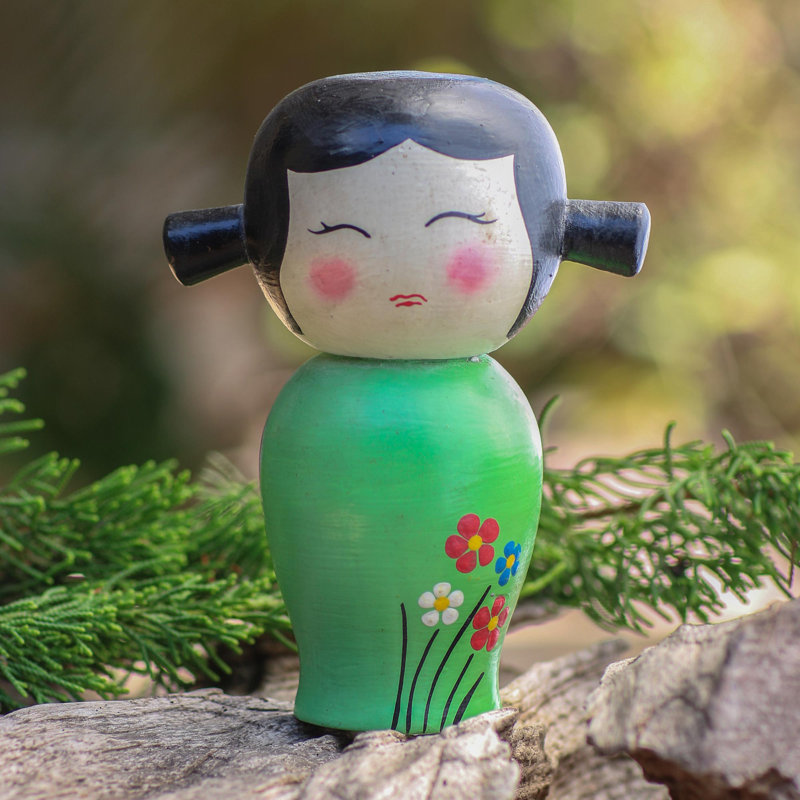 Figurine trinx timide en vert