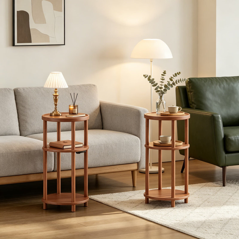 Petite table d'appoint ronde avec station de charge, table de bout en bambou à 3 niveaux, table de chevet compacte pour petits espaces, assemblage facile, appartement dans la chambre à coucher du salon