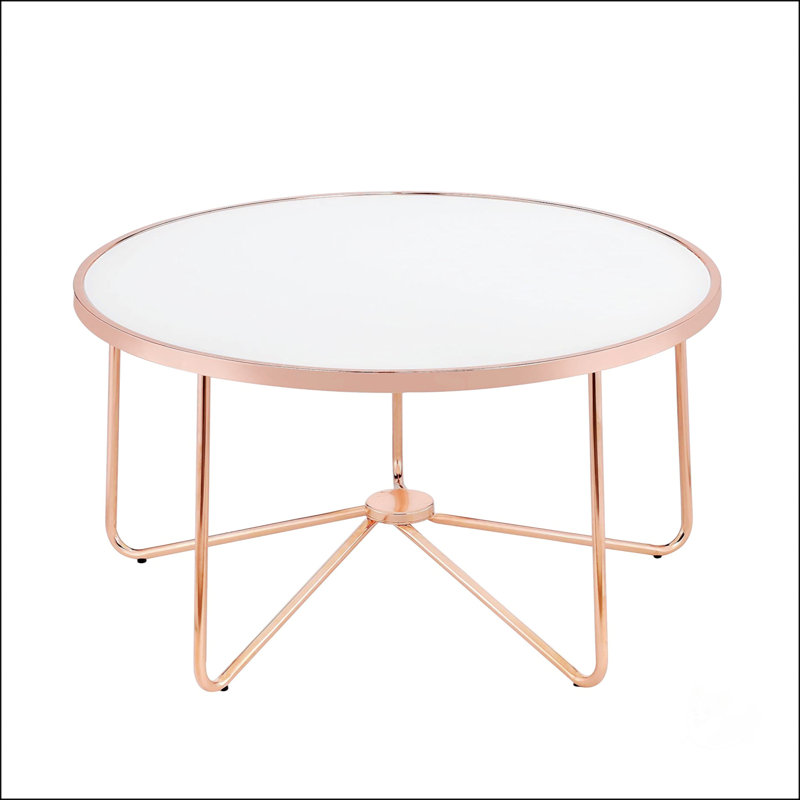 Table basse à finition or rose