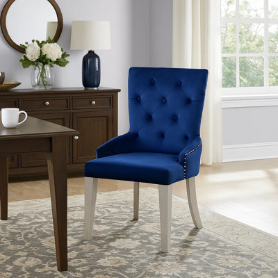 Chaise avec accoudoirs capitonnée en velours bleu Hallmark