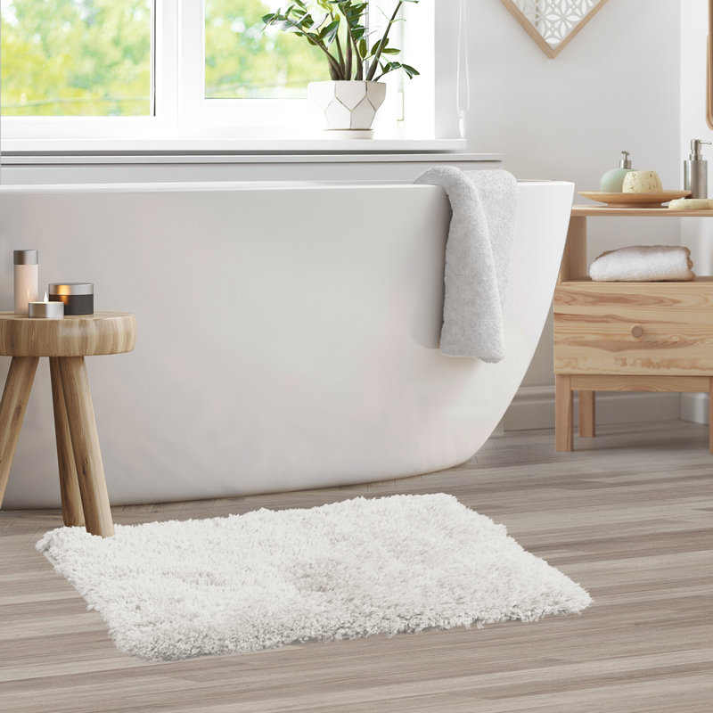 Tapis pour salle de bain rectangulaire en polyester antidérapant Ciarra, Blanc, l 20 po x L 32 po