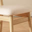 Chaise en bois massif à vent crème