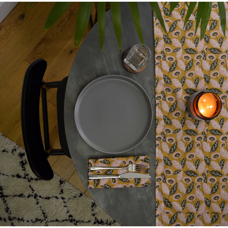 Cahanding Table Runner