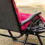 Chaise pliante Zero Gravity en rouge, avec coussin rembourré confortable et plateau latéral, pour les espaces intérieurs et extérieurs, supporte une chaise de 264 lb, une table inclinable rouge, extérieure, avec support