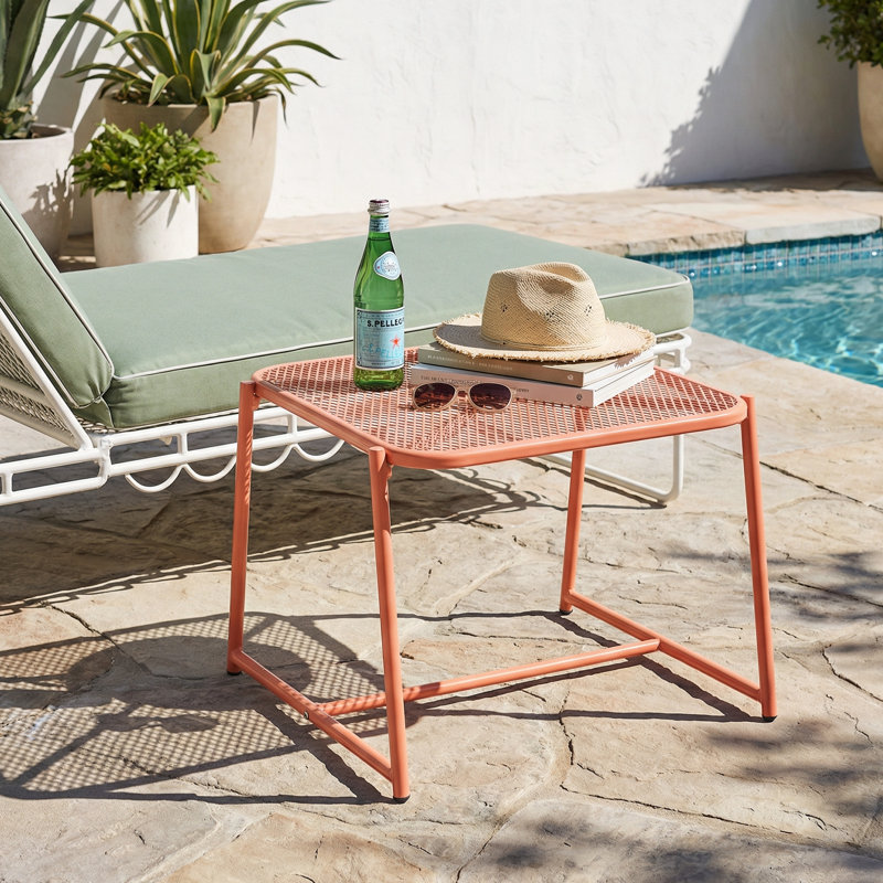 Table d'appoint d'extérieur Abram, H 16,25 po x l 19,5 po x P 18 po, Orange