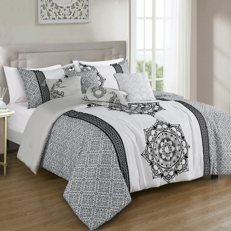 Bohemian Damask Comforter, Queen Comforter + 6 Additional Pieces