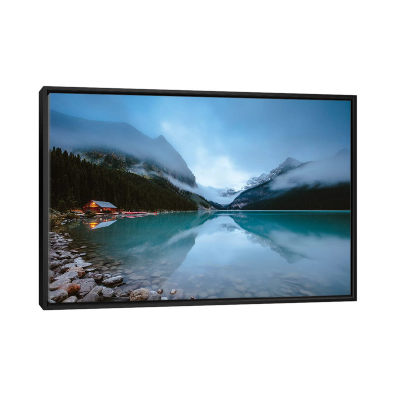 «Dawn at Lake Louise», impression sur toile, H 18 po x l 26 po x P 1,5 po, Toile avec cadre noir, Pas de tapis