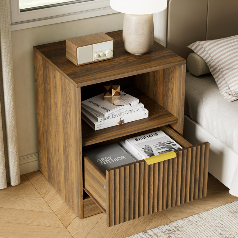 Ensemble 3 pièces commode 7 tiroirs et table de chevet 1 tiroir, Noyer