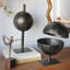 Plateau de sculpture orbe noir et or en fer-2122122214