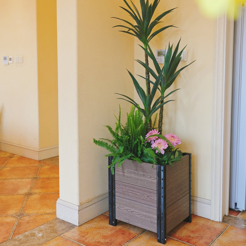 Elevated Planter, Brown