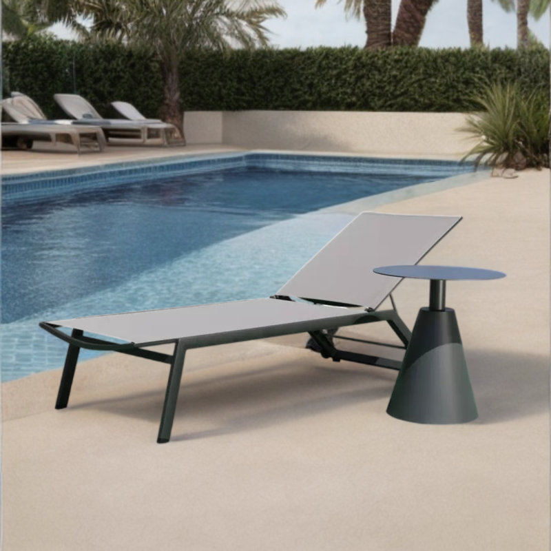 Outdoor Pool Villa Courtyard Lounge Resort Outdoor Chaise Lounge Set with Table