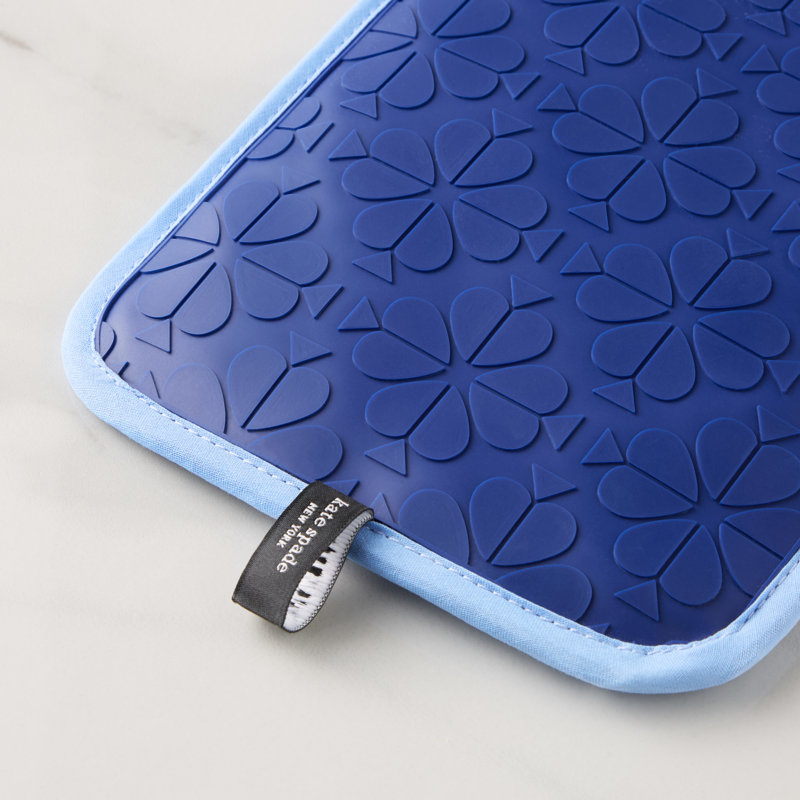 Kate Spade New York Spade Flower 7"x 10" Soft Silicone Pot Holder, Navy/Blue