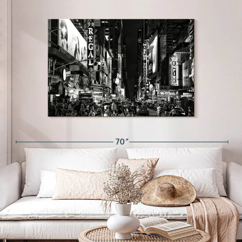 Ravi Times Square par nuit, H 32 po x l 48 po