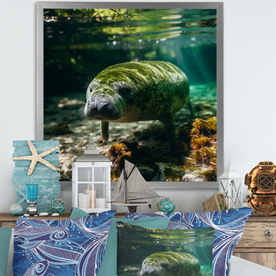 «Serene Sea Giant Portrait Of A Manatee» - Art mural lamantin