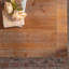 Table basse en bois avec tablette