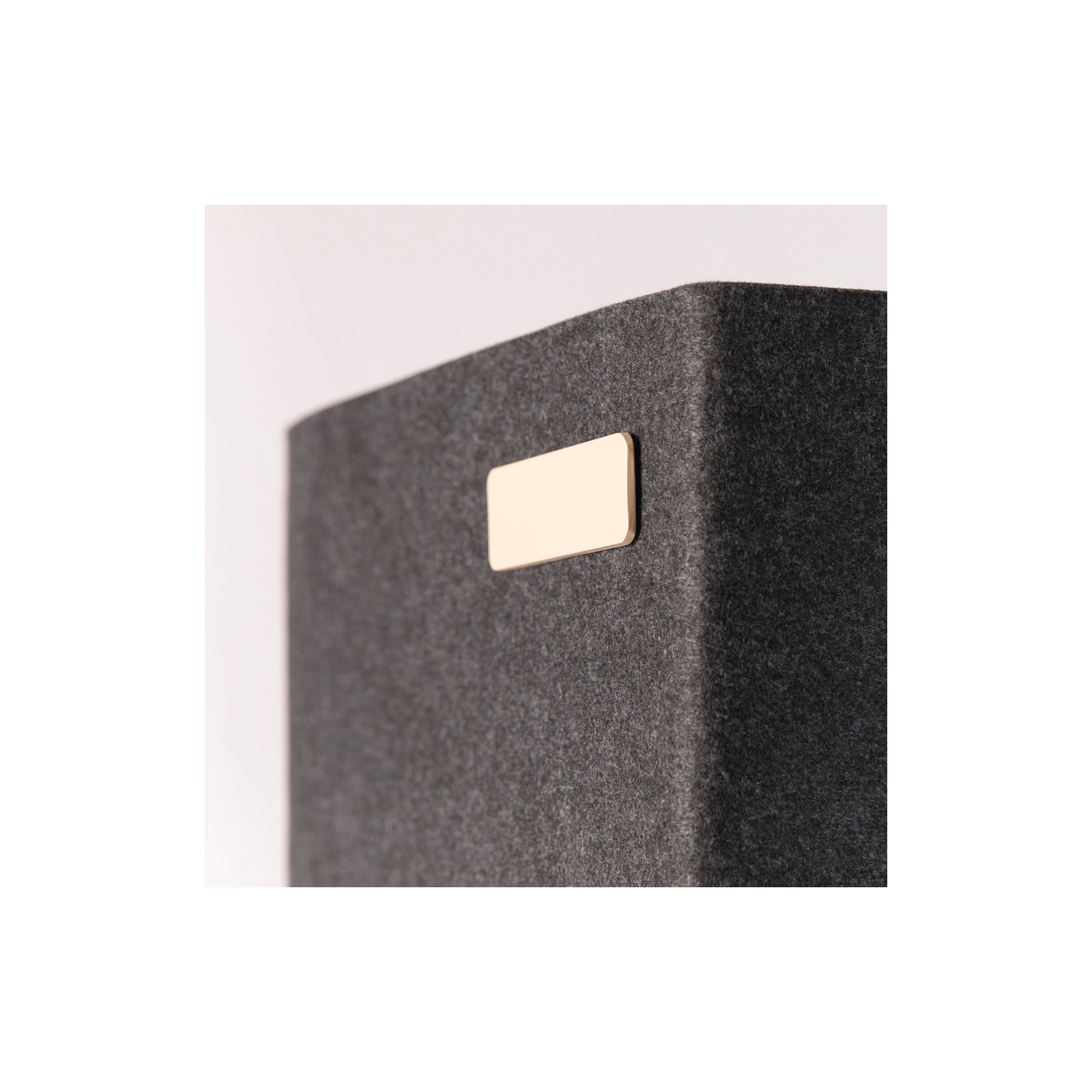 Label Pin, Stone