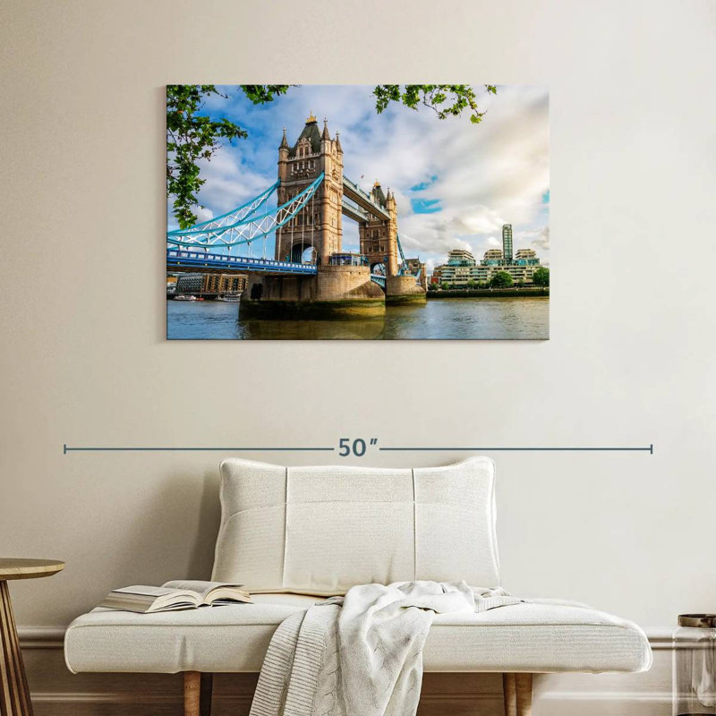 Nicci Tower Bridge à Londres, H 26 po x l 39 po