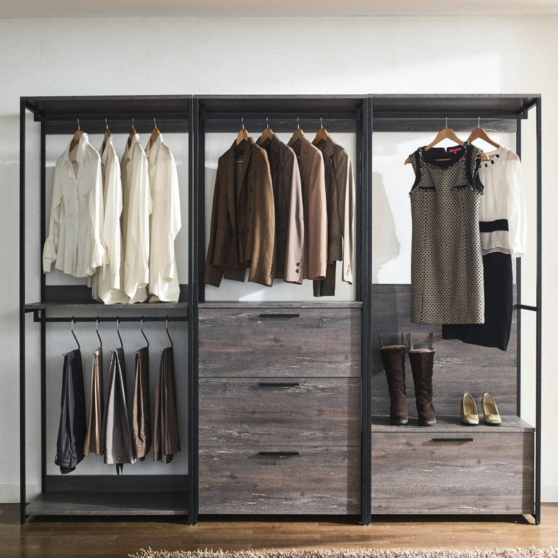 Walk-in avec construction et rangement supplémentaire