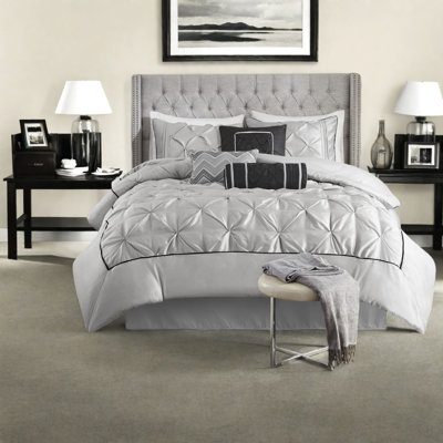 Ensemble de literie élégant 7 pièces, 100% polyester, conception plissée pour les chambres modernes