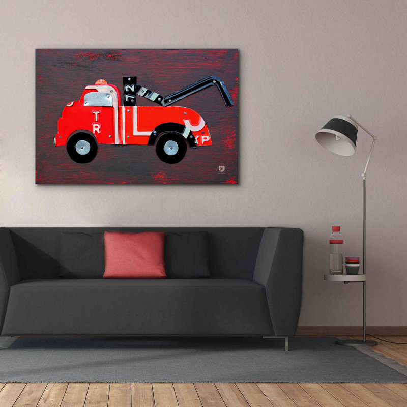 «Tow Truck» par Design Turnpike, estampe numérique sur toile, H 40 po x l 60 po x P 1,5 po