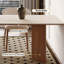 Table de salle à manger en marbre crème pour la maison-108739021