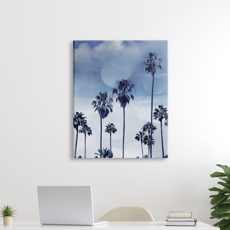 «Tall Tropical Pine Trees», impression monochromatique, H 40 po x l 30 po, Toile tendue