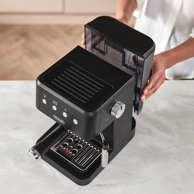 De’Longhi Stilosa 15-Bar Black Espresso Machine with Steam Wand and Programmable Shot Volume