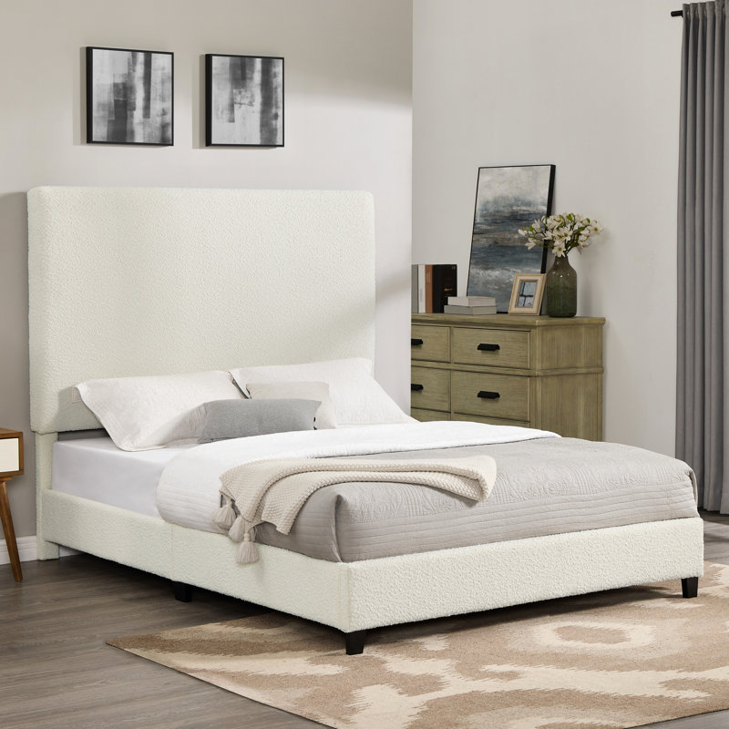 Grand lit moderne - fabrication en bois recouverte de blanc