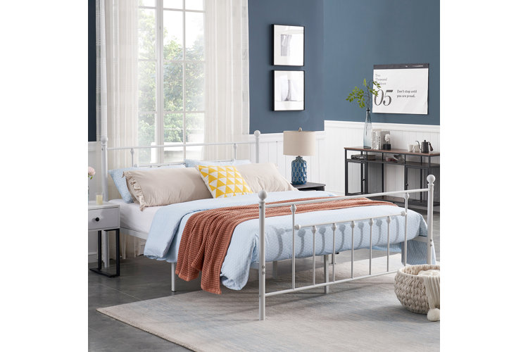 Naquin Platform Bed