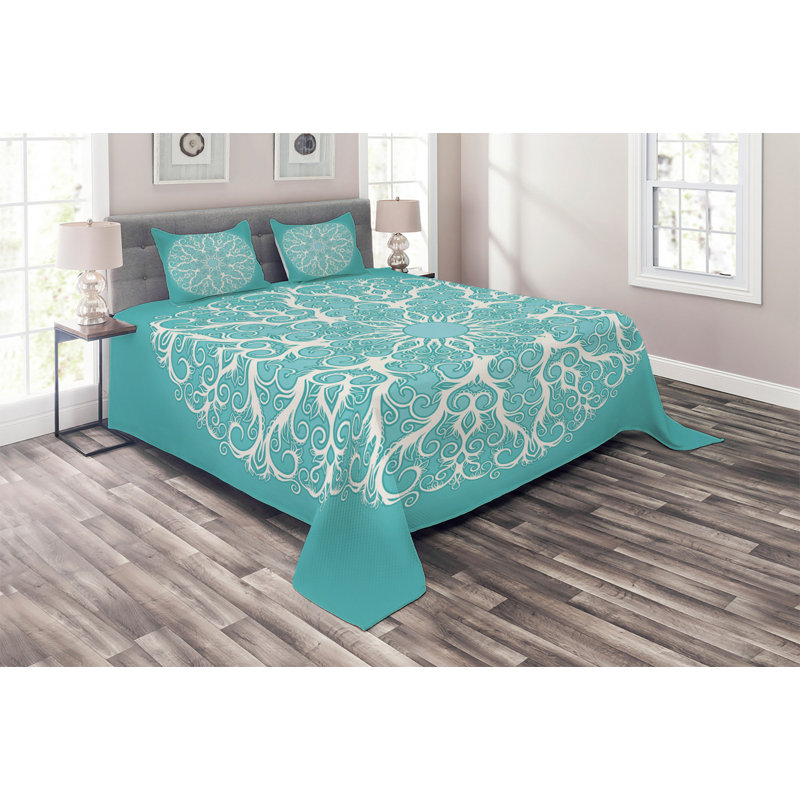 Traditional Polyester Coverlet