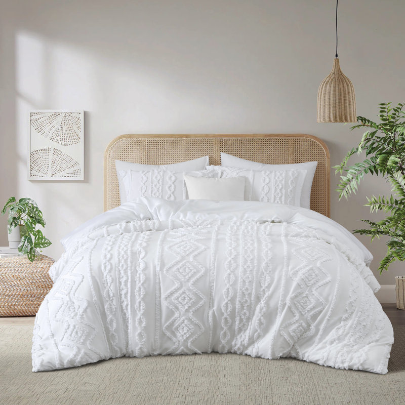 Algoma 3 Piece Modern Geometric Comforter Set, White, KingComforter + 2 King Shams