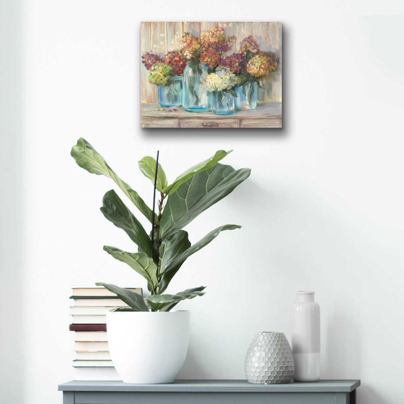 «Hydrangeas In Glass Jars» par Carol Rowan, H 12 po x l 16 po x P 0,13 po