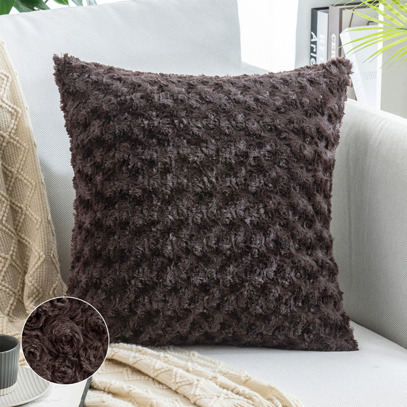 Housse et insert de coussin carré en fausse fourrure, Café, H 18 po x l 18 po