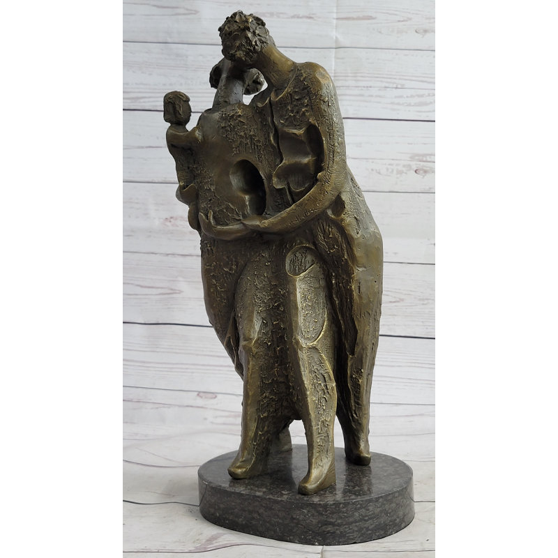 Sculpture Birgit Salvador Dali avec un bébé