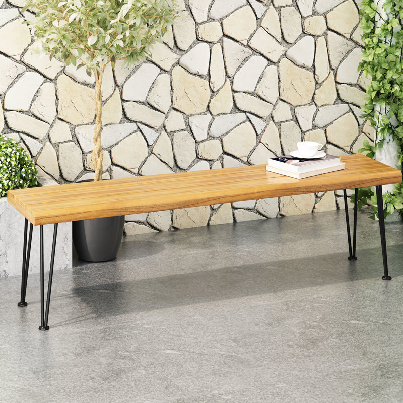 Banc industriel en bois massif d'aspect rectangulaire au design attrayant