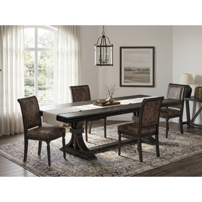 L'ensemble de table de cuisine 5 pièces comprend une table de salle à manger moderne et 4 chaises en cuir de polyuréthane brun texturé avec dossier haut - fini noir sablé